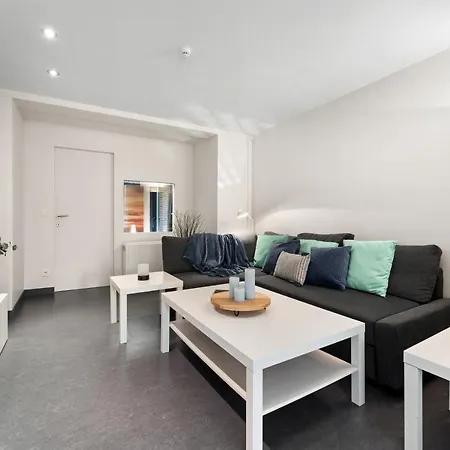 Sasea - Ground Floor With Garden Appartamento