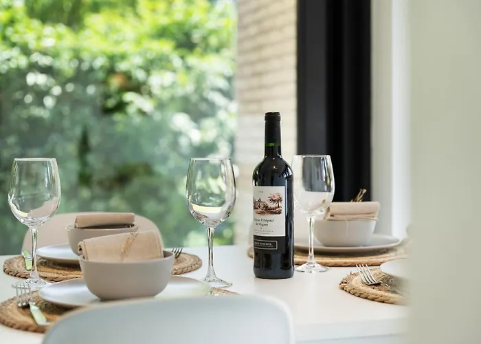 Sasea - Ground Floor With Garden 아파트 니우포르트